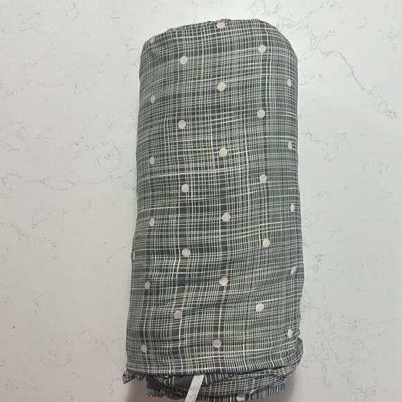 Ienjoyhome Queen duvet cover.  NWOT.  Includes two standard pillowcase shams. - Picture 6 of 7